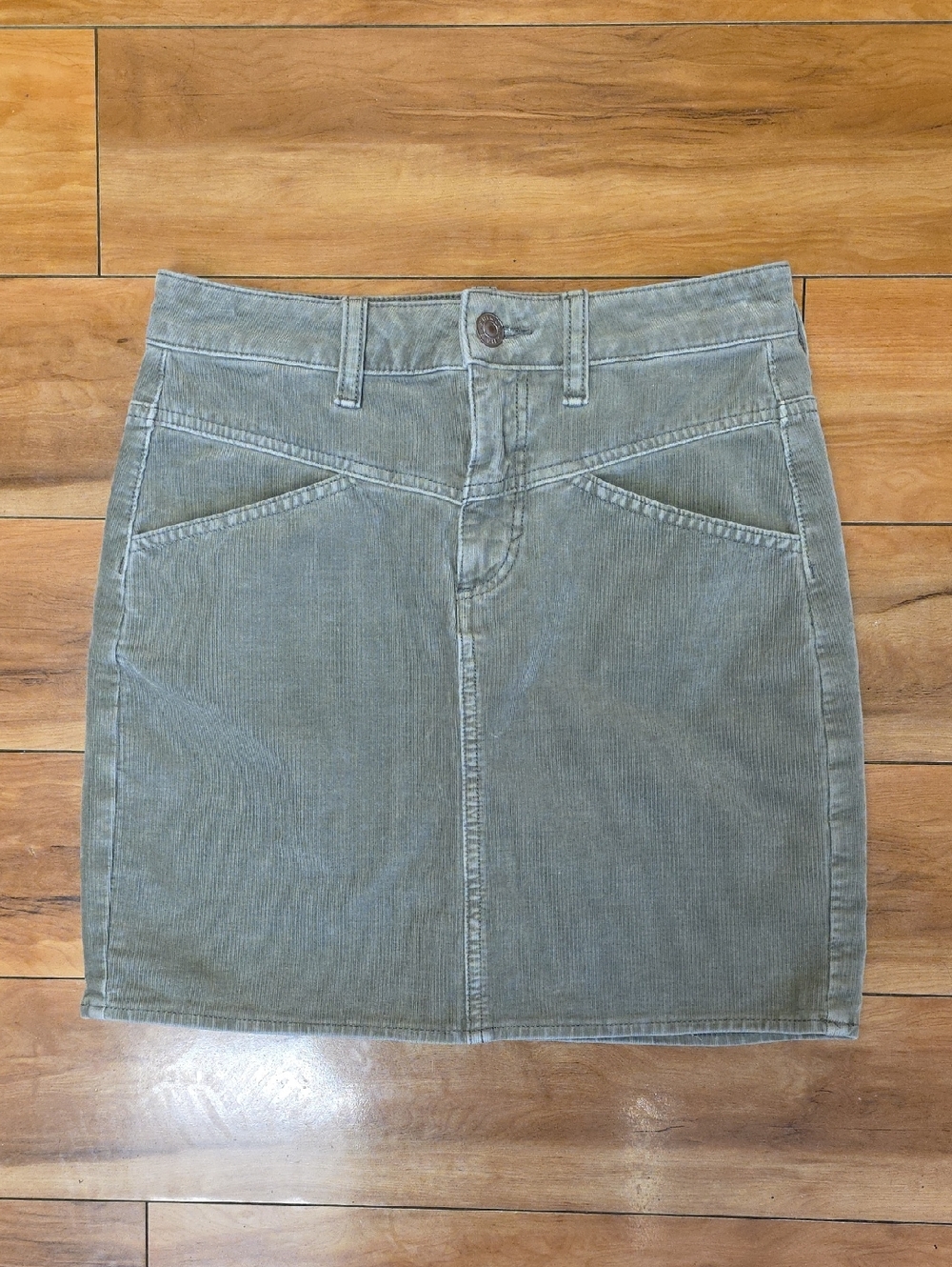 American Eagle Outfitters Size 0 Super Stretch Corduroy Mini Skirt Green